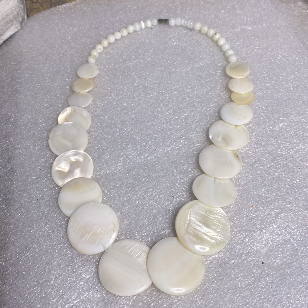 Circular white shell necklace